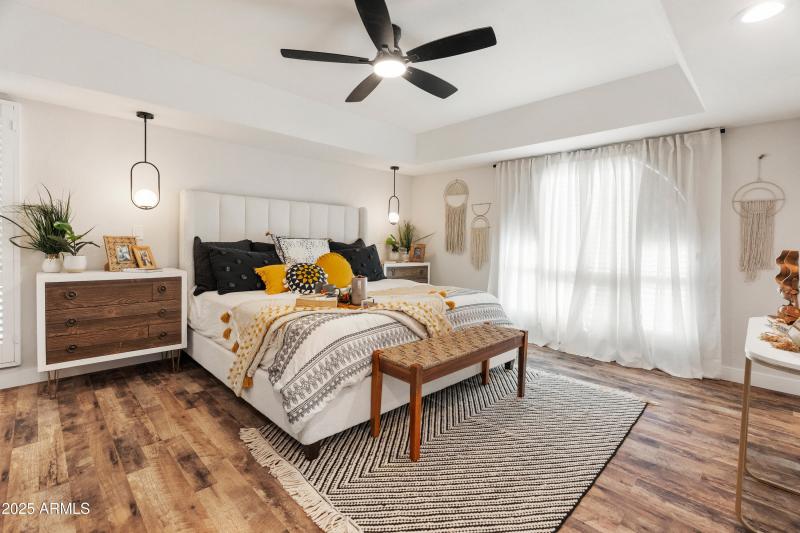 Owners-Suite-with-plenty-of-room-for-sit