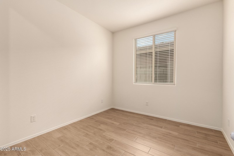 23 - Soft Wind 18253