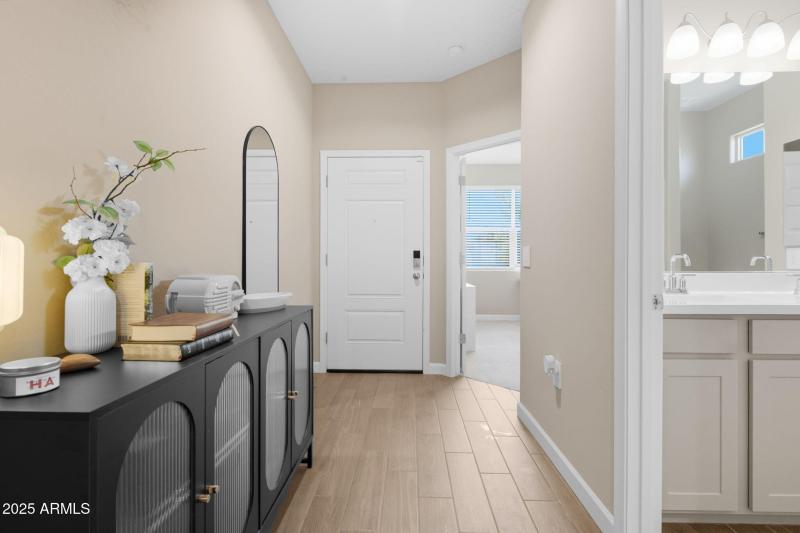 4-web-or-mls-1055 W Tuli Way-4