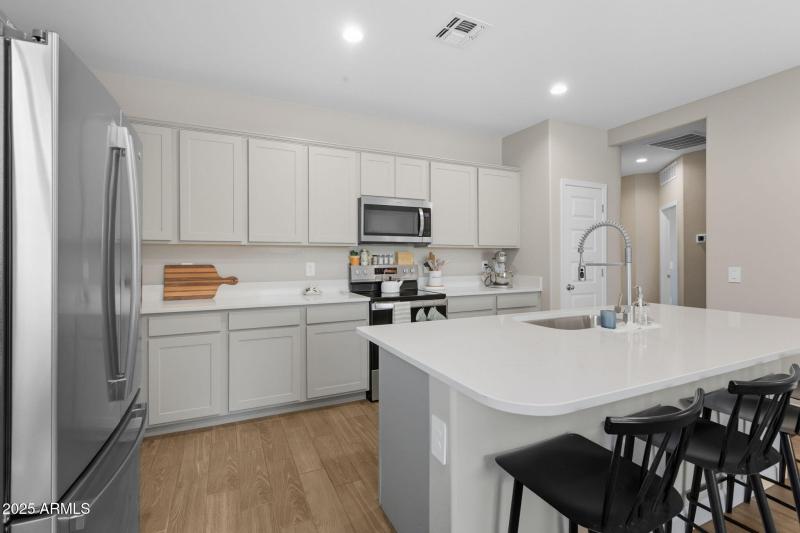 10-web-or-mls-1055 W Tuli Way-10