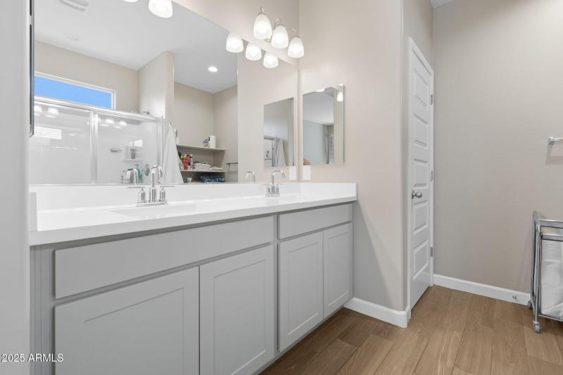 19-web-or-mls-1055 W Tuli Way-19