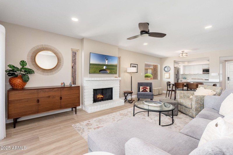 Living Room - Dining & Kitchen Look 2