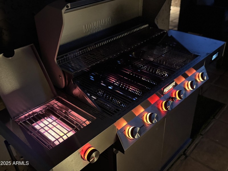 Outdoor Grill - Open & Illuminated at Ni