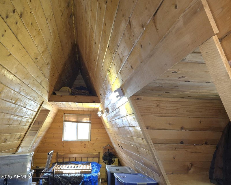 Loft E End