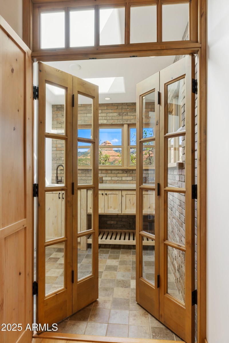 Main level pantry