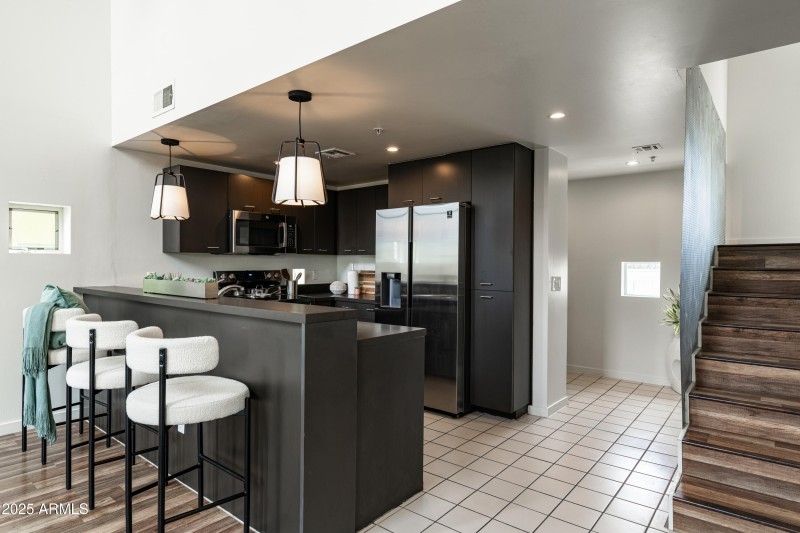 16-1111 W University Dr (16 of 37)