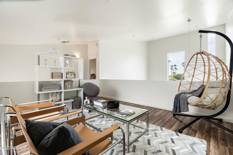 26-1111 W University Dr (26 of 37)