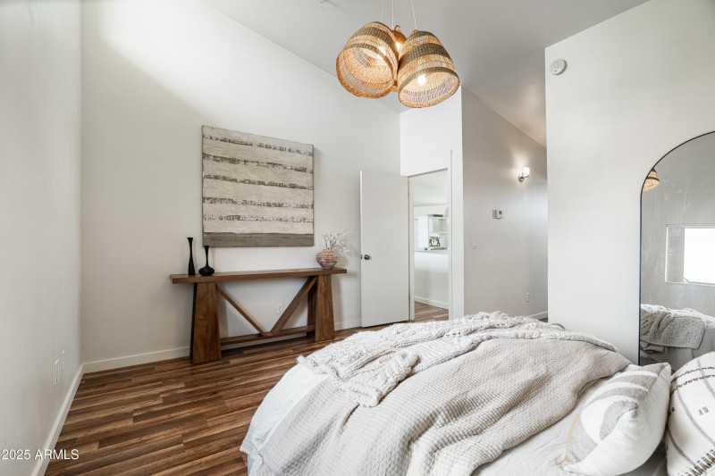 30-1111 W University Dr (30 of 37)