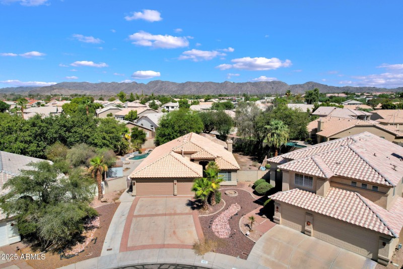 57-web-or-mls-4616-e-gold-poppy-way