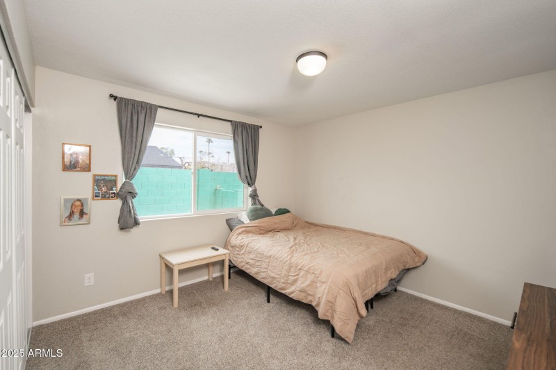 24-web-or-mls-557-s-visalia