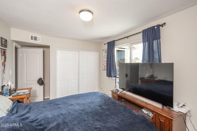 12-web-or-mls-557-s-visalia