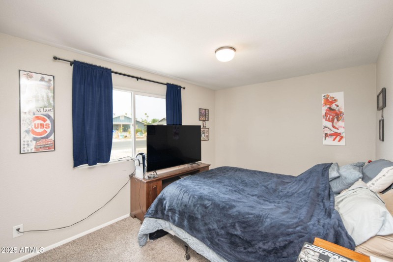 11-web-or-mls-557-s-visalia