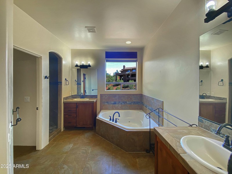 Dual Sinks
