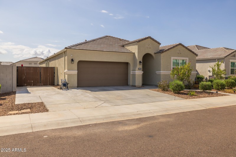 3)FRONT OF HOME