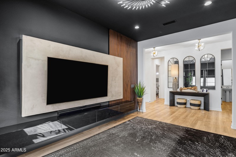 4030 W Serpentine Dr-7