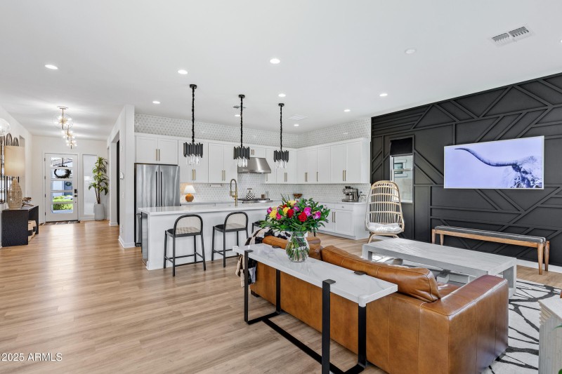 4030 W Serpentine Dr-9