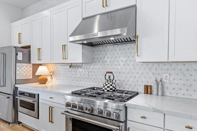 4030 W Serpentine Dr-15