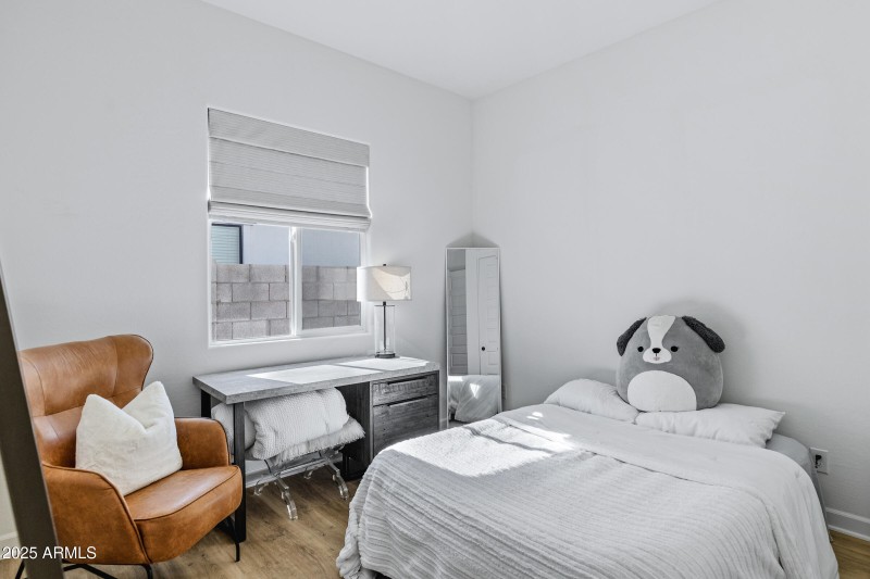 4030 W Serpentine Dr-30