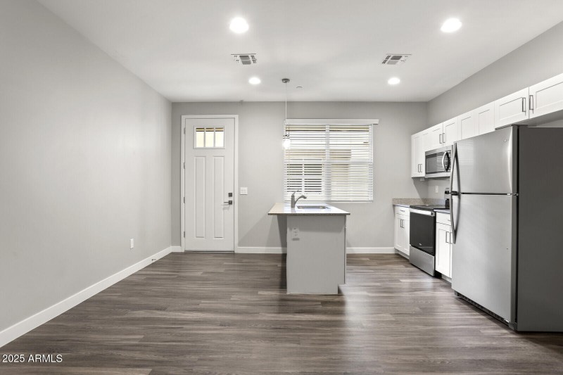 Living Room to Kitchen2