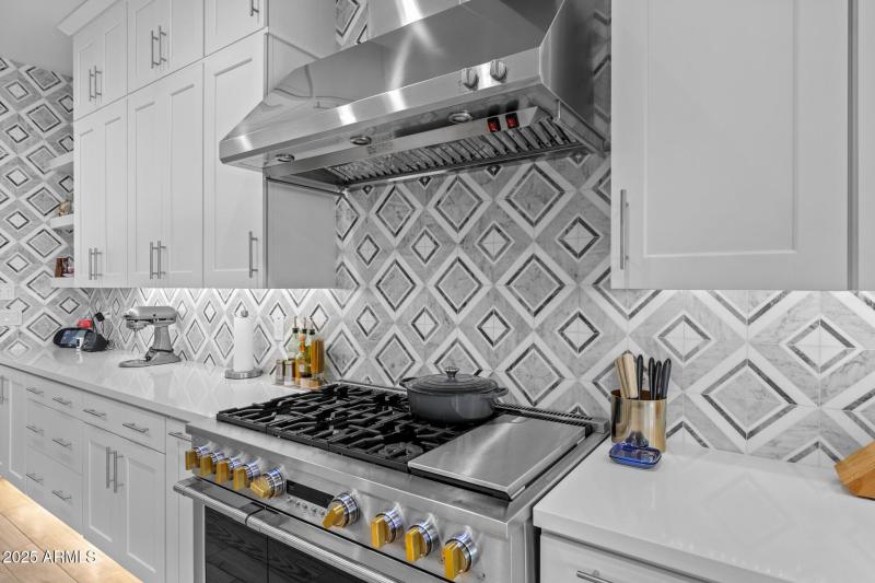 19)KITCHEN