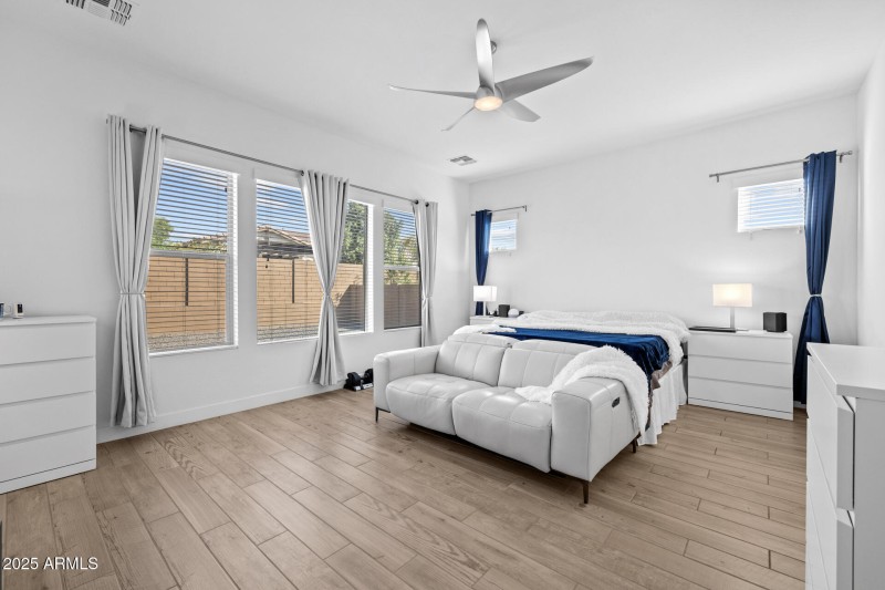 29)PRIMARY BEDROOM