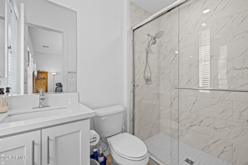 37)BED 2 BATH