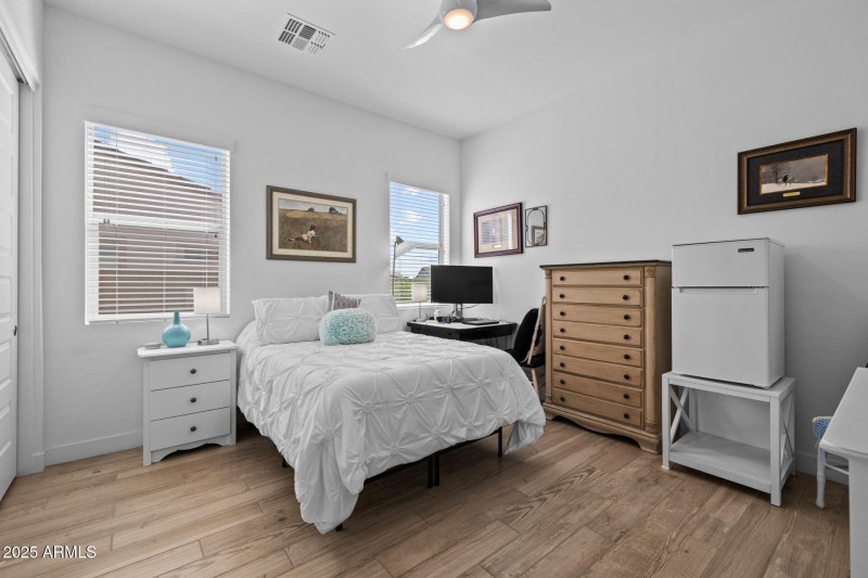 38)BED 3