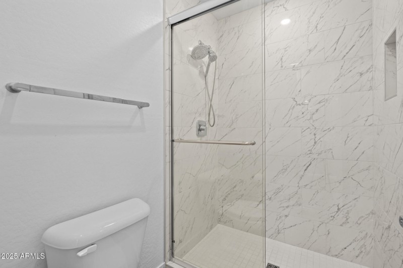 41)BATH 3