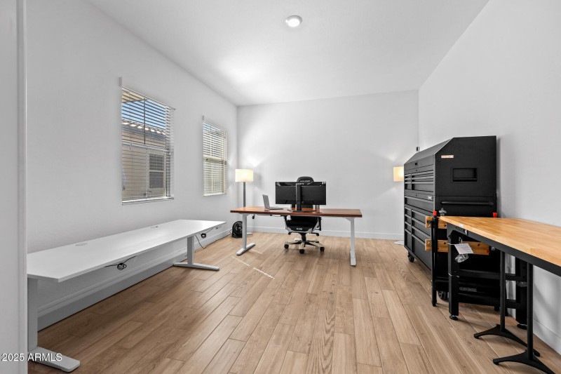 44)OFFICE