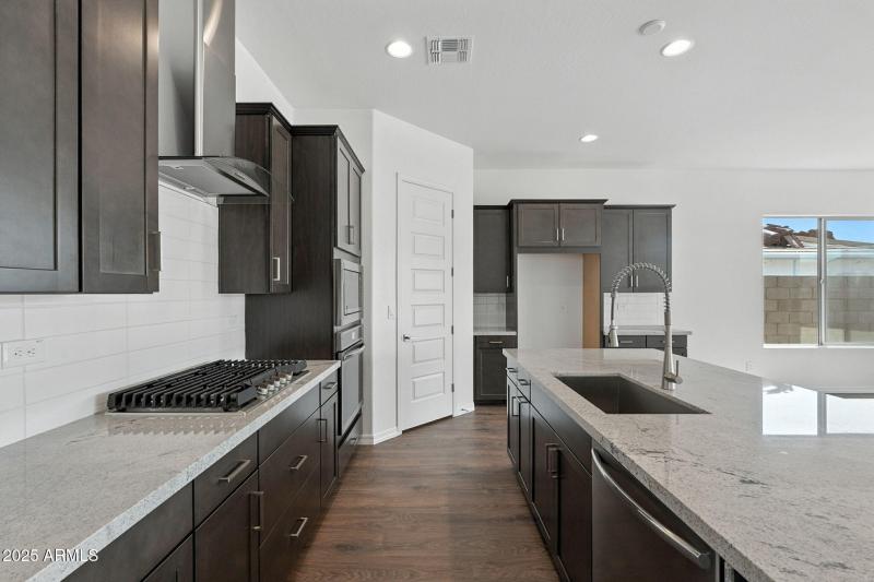 11-web-or-mls-El Nido-11