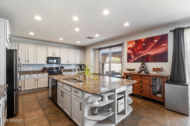 Massive Island in Kitchen