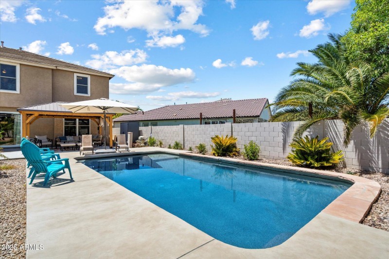 NEW Cool Decking around Pool