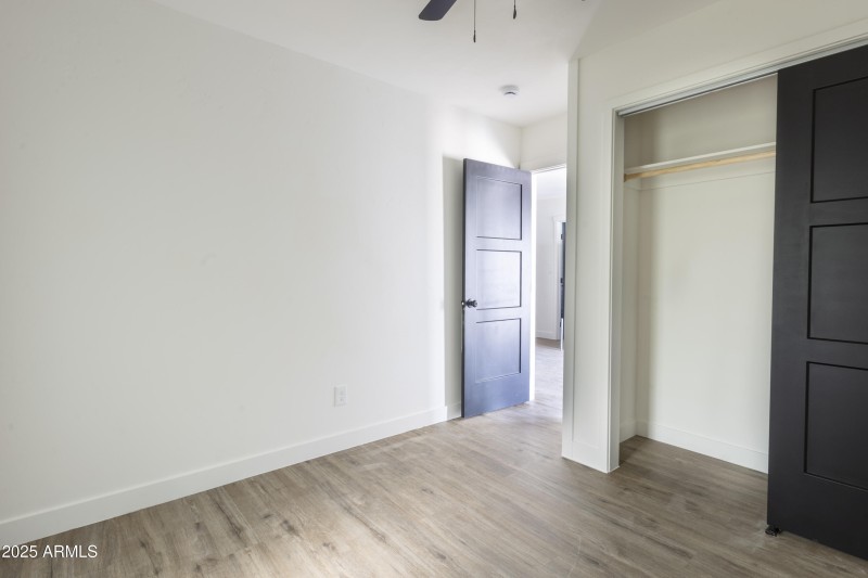 1324 E Hall St-61