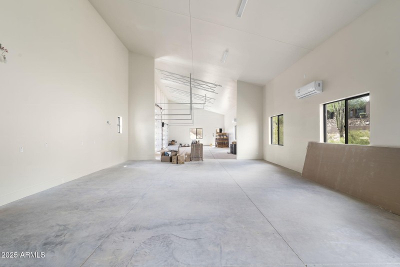 Shop or office space in detached garage