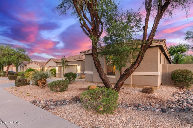 3523 W Buckhorn Trl