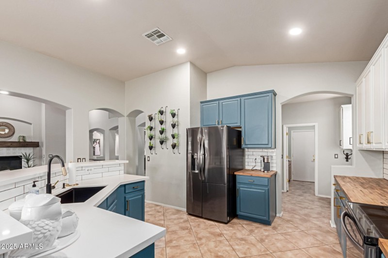 3523 W Buckhorn Trl