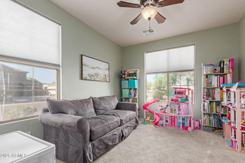 3523 W Buckhorn Trl