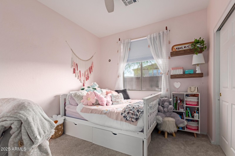 3523 W Buckhorn Trl