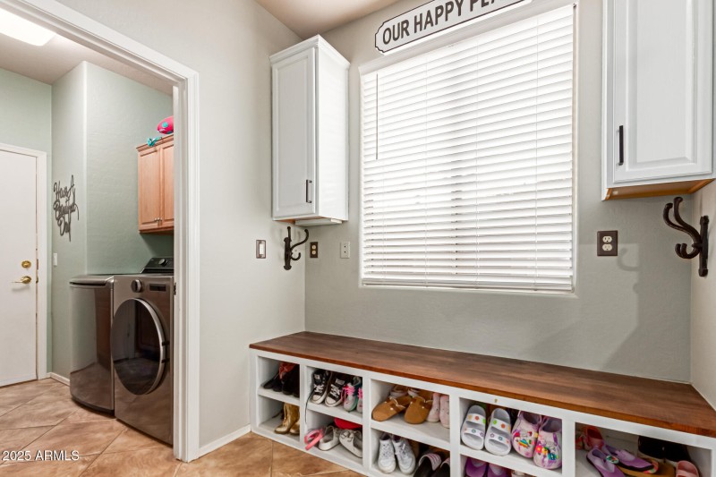 3523 W Buckhorn Trl