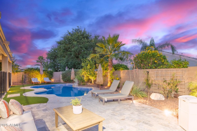 3523 W Buckhorn Trl