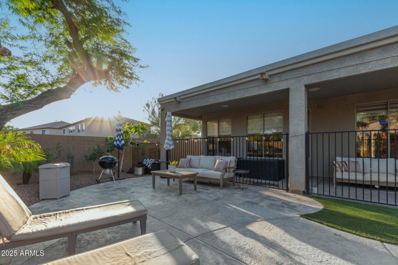 3523 W Buckhorn Trl