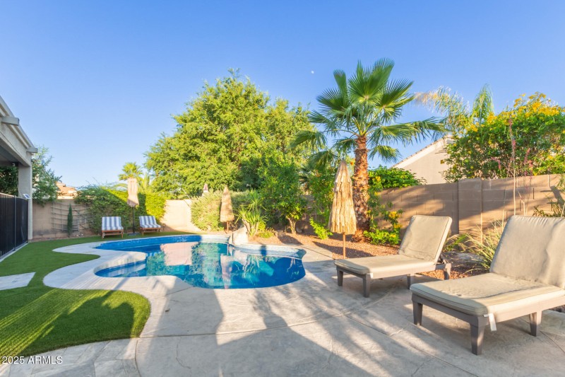 3523 W Buckhorn Trl