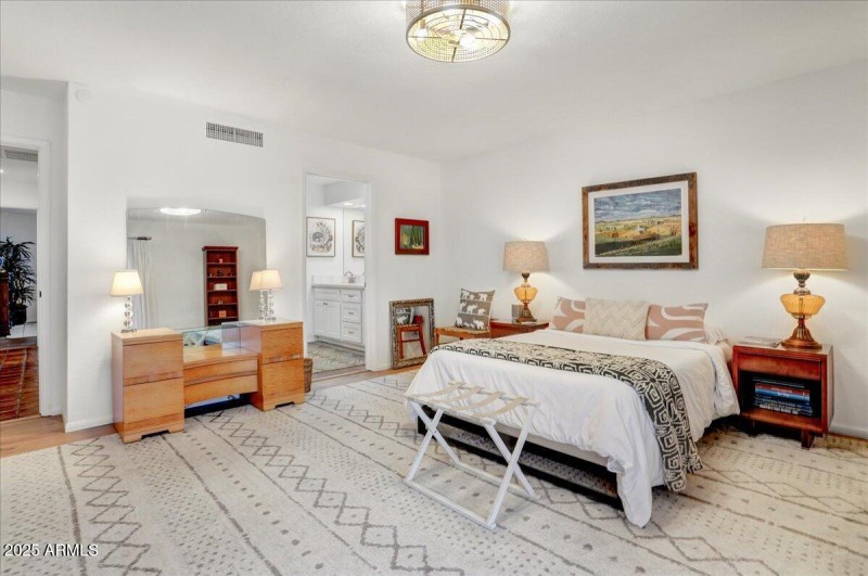 05-Primary Suite