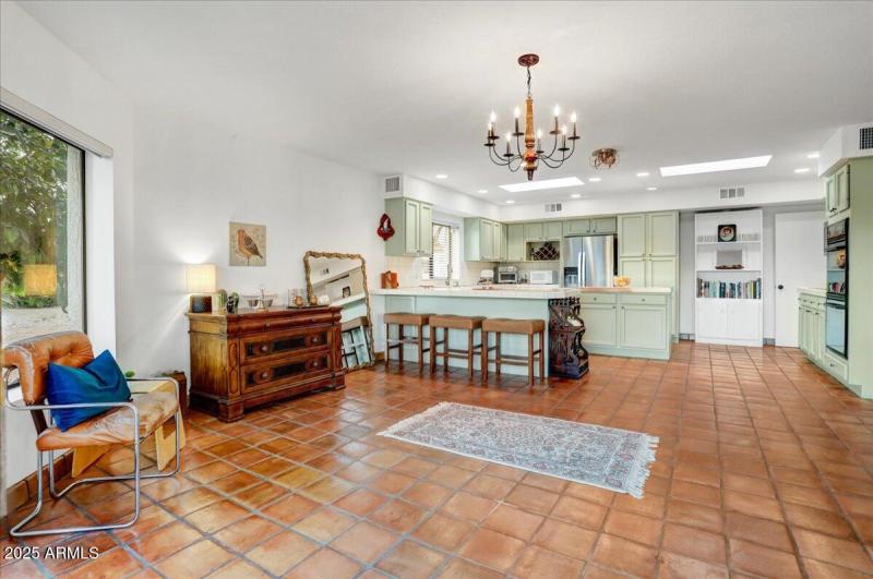 14-Kitchen & Dining Room
