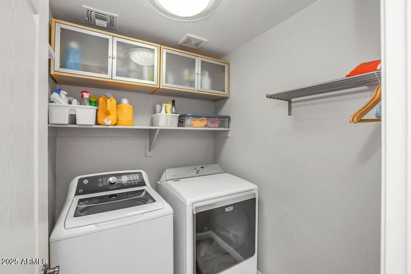 24) LAUNDRY