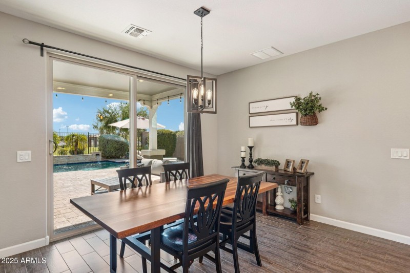 18-web-or-mls-S Girard St-S2908-018