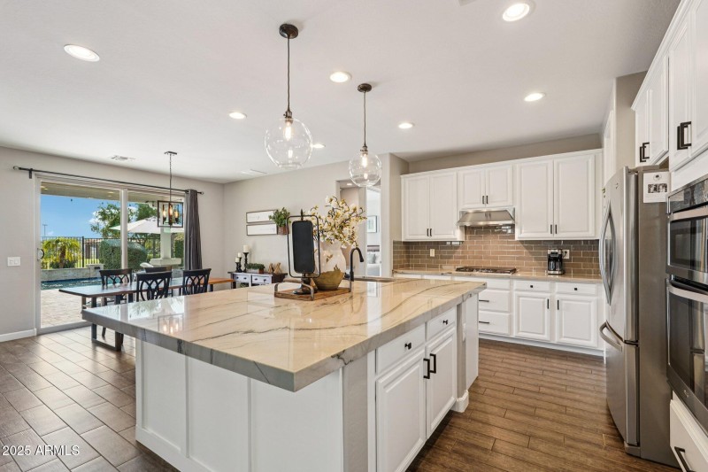 24-web-or-mls-S Girard St-S2908-024