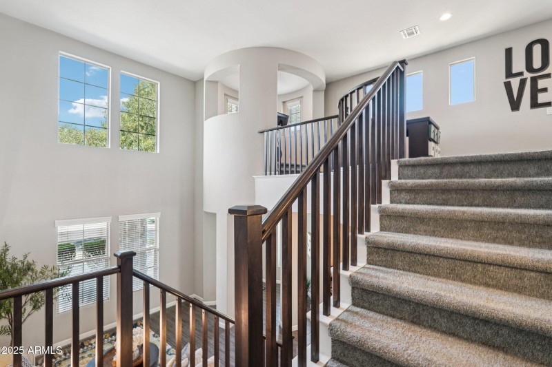 33-web-or-mls-S Girard St-S2908-033