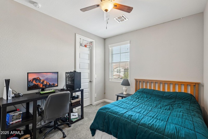 39-web-or-mls-S Girard St-S2908-039