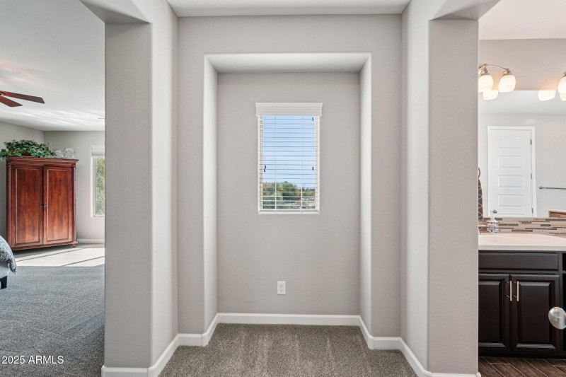 42-web-or-mls-S Girard St-S2908-042